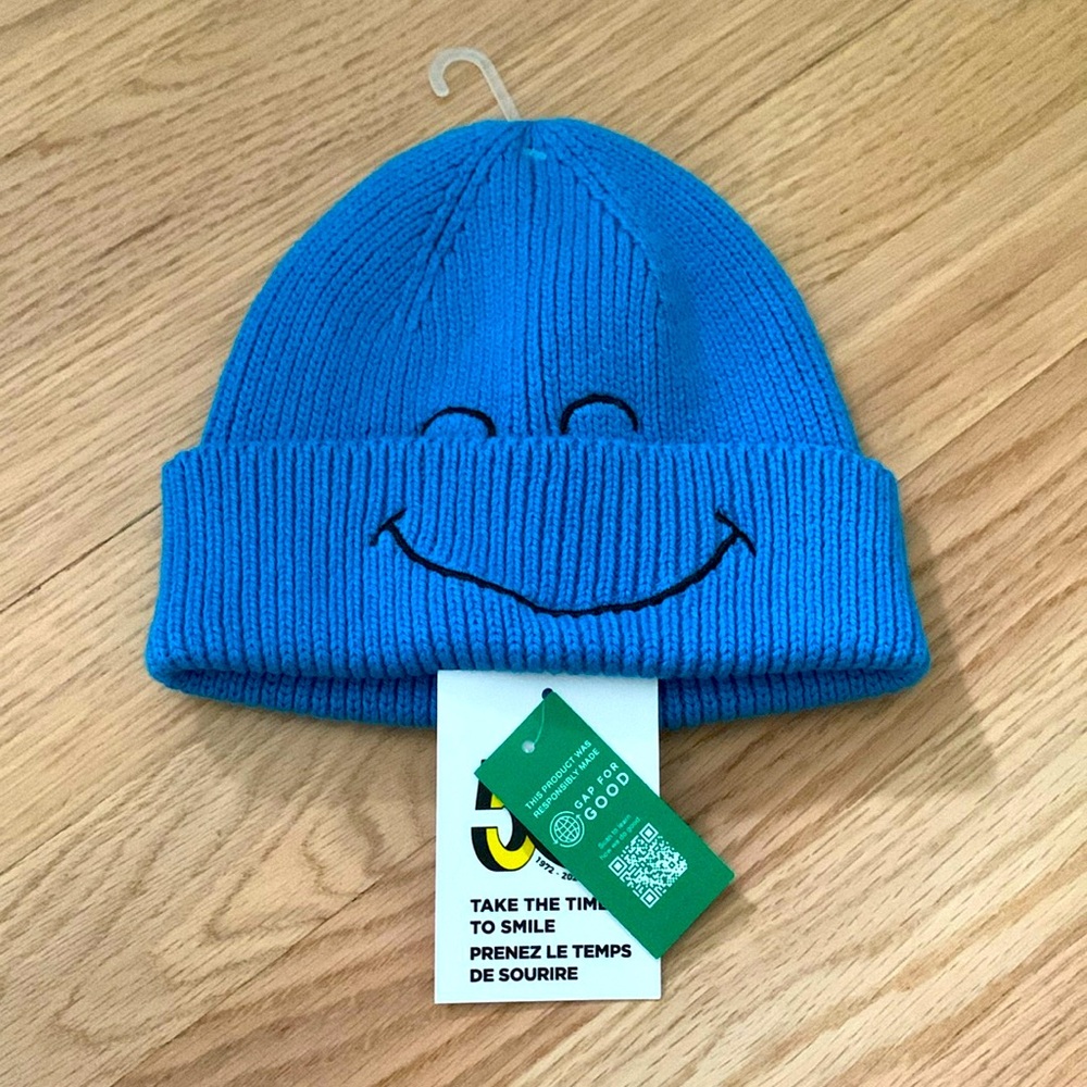 Baby Gap smiley world hat, size S/M, 2-3 years